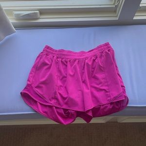 lululemon hotty hot shorts 4” ripened raspberry
